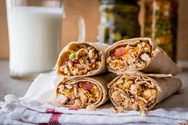 케와 버터 치킨 shawarma 파스타 케밥 / Tantuni — 스톡 사진