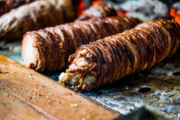 Turkish Street Food Kokorec made with sheep bowel cooked in wood fired oven — Stock Photo, Image