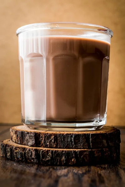 Vaso de leche de chocolate —  Fotos de Stock