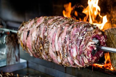 Türk Cag kebap döner ahşap fırın ateş.