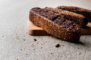 Ay coregi / Türk pasta çikolata, susam ve kuru üzüm ile