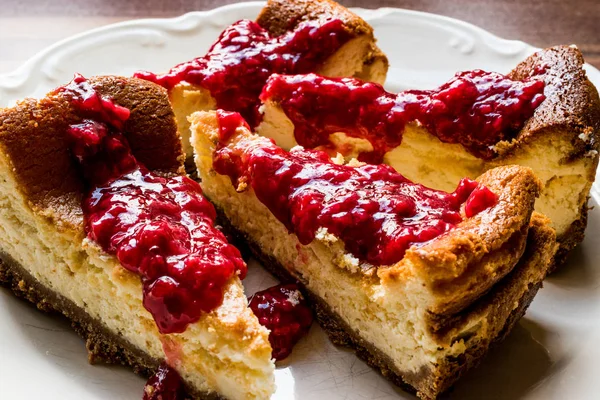 Homemade Raspberry Cheesecake in white plate — Stock Photo, Image