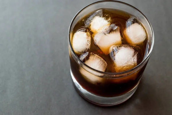 Rosyjski czarny koktajl z alkohol wódka i kawa — Zdjęcie stockowe