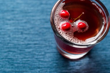 Yabanmersini kokteyli votka ile vurdu