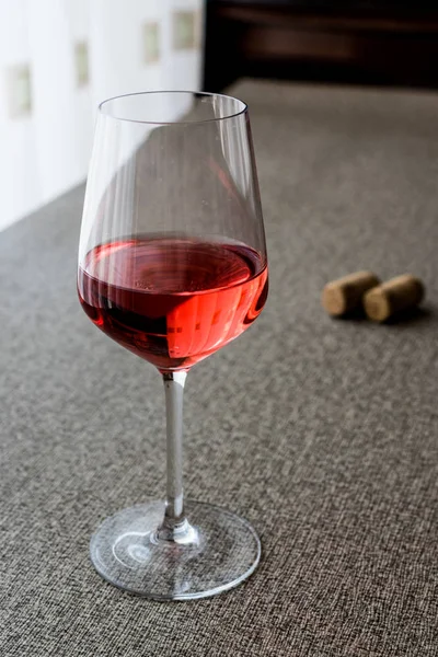 Rose or Pink Wine in glass — Stock Photo, Image