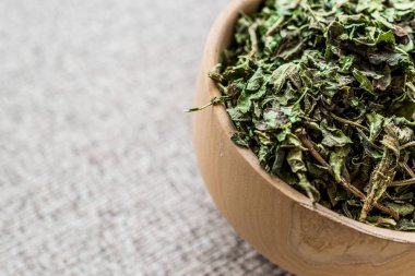 Ölü ısırgan kurutulmuş / ısırgan dışarı veya ahşap Kepçe urtica urens