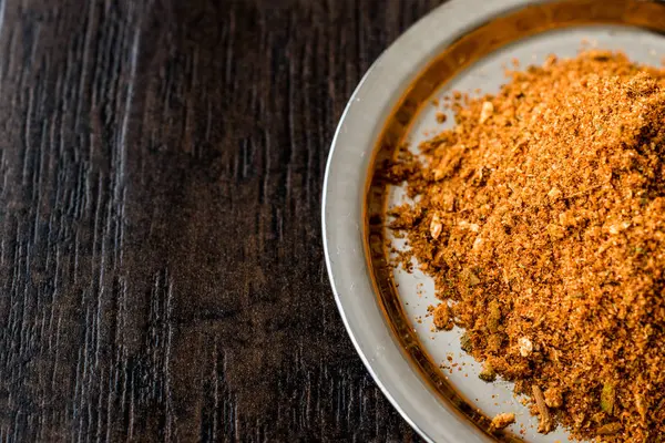 Masala tozu gümüş tepsi üzerinde / baharat tavuk / Tavuk Baharati — Stok fotoğraf