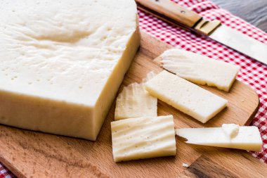 Köşelerinde peyniri / Türk peynir 