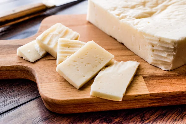 Mihalic peyniri / turecký sýr — Stock fotografie