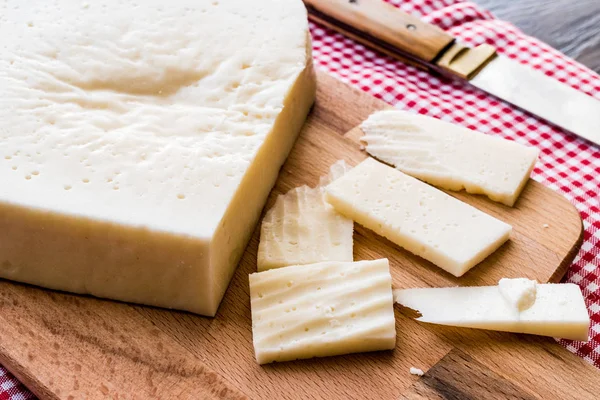 Mihalic peyniri / Turkish Cheese — Stock Photo, Image