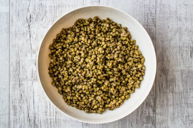 Beyaz kasede mung fasulye / Mas fasulyesi