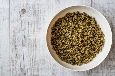 Beyaz kasede mung fasulye / Mas fasulyesi