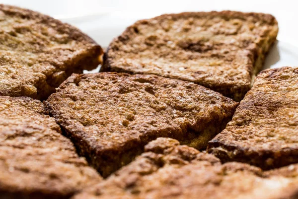 Pain aux œufs turc / Yumurtali ekmek / Toast français . — Photo