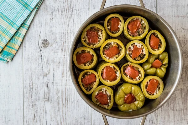 Turkiska Zucchini fyllda med ris och kött / Kabak dolmasi — Stockfoto