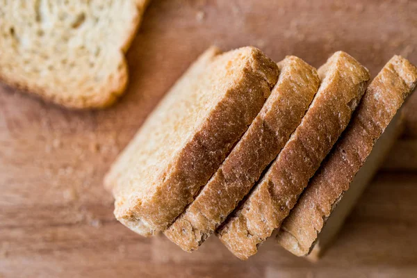 Bebeğim Vitamin ile ekmek / kızarmış tost ekmek. — Stok fotoğraf