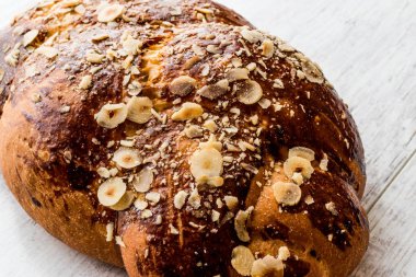 Tatlı ekmek örgülü / Paskalya Coregi veya Challah ekmek Şabat için