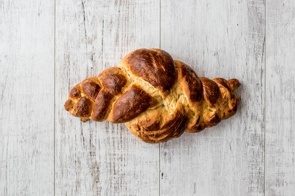 달콤한 빵 꼰 Paskalya Coregi 또는 Challah 안식일에 대 한 빵 / — 스톡 사진