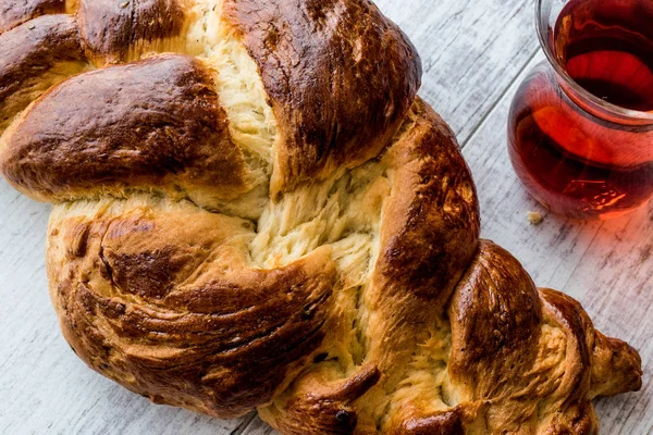 Pan trenzado dulce / Paskalya Coregi o pan Challah para Shabat —  Fotos de Stock