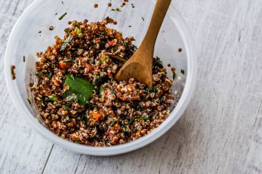 Kinoa Tabbule salatası 