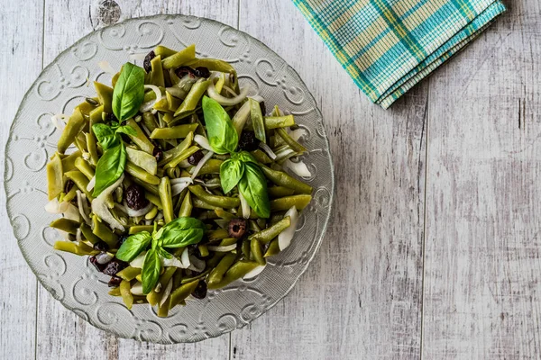 Salada de feijão verde com azeitona — Fotografia de Stock