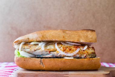 Türk Balik Ekmek / Balık Sandviçi.
