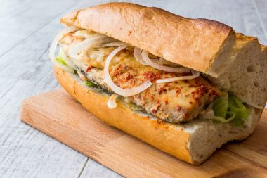 Türk Balik Ekmek / Balık Sandviçi.