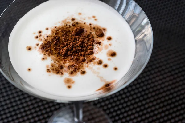 Cocktail de sauterelles au cacao . — Photo