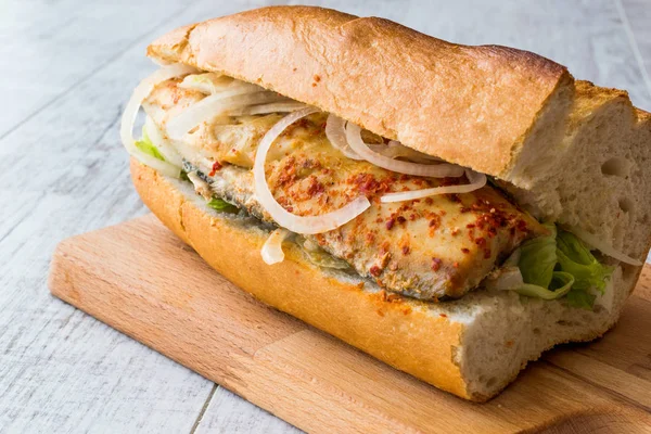 Turkish Balik Ekmek / Fish sandwich. — 图库照片