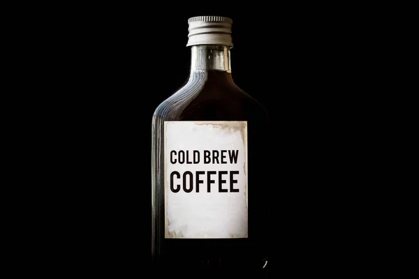 Kalter Brühkaffee in der Flasche. — Stockfoto