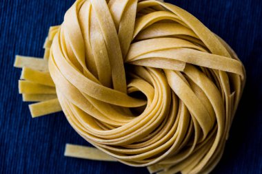 Ham Tagliatelle / pişmemiş makarna veya spagetti