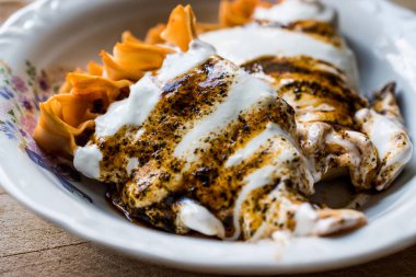 Türk Manti Manlama / Kayseri Mantisi / yoğurt Fried ile tereyağı sosu. 