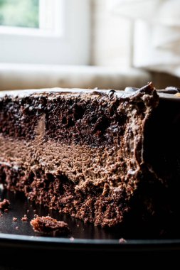 Şeytanlar kek çikolata siyah plaka ile.