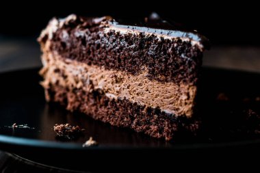 Şeytanlar kek çikolata siyah plaka ile.