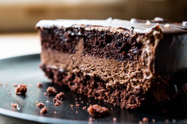 Şeytanlar kek çikolata siyah plaka ile.