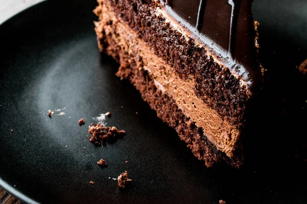 Şeytanlar kek çikolata siyah plaka ile.