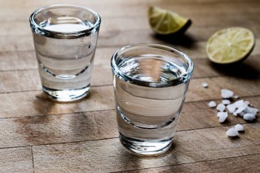 Mezcal tekila limon ve tuz