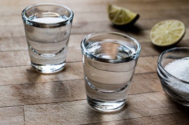 Mezcal tekila limon ve tuz
