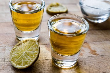Mezcal tekila limon ve tuz