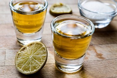 Mezcal tekila limon ve tuz