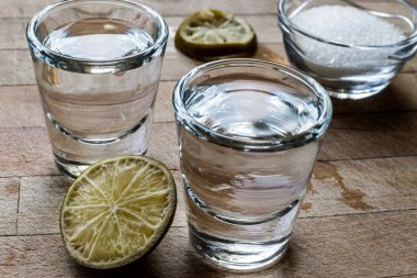 Mezcal tekila limon ve tuz