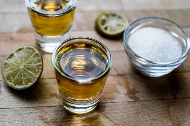 Mezcal tekila limon ve tuz