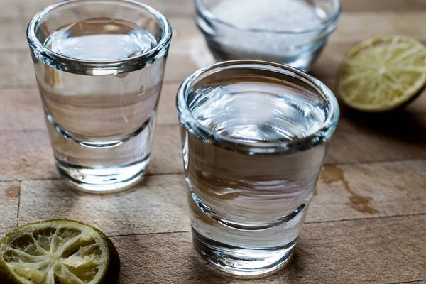 Mezcal tekila limon ve tuz