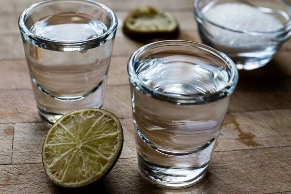Mezcal tekila limon ve tuz
