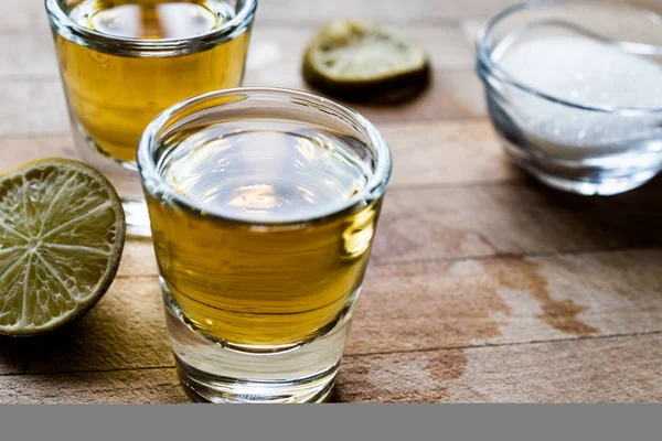 Mezcal tekila limon ve tuz