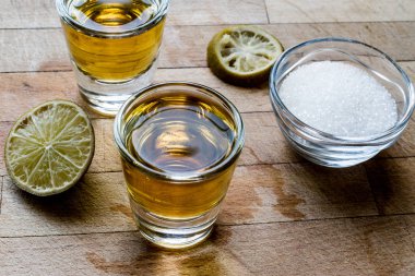 Mezcal tekila limon ve tuz