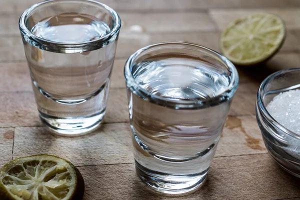 Mezcal tekila limon ve tuz