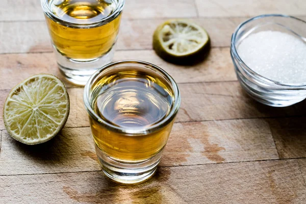 Mezcal tekila limon ve tuz