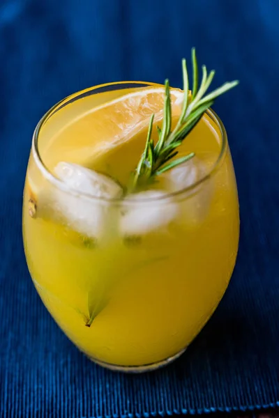 Limonada Meyer com Rosemary e Vodka — Fotografia de Stock