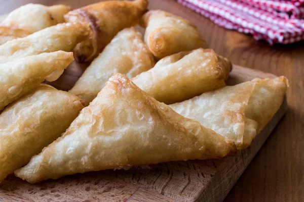 Török Borek sajttal / Peynirli-macska Boregi — Stock Fotó