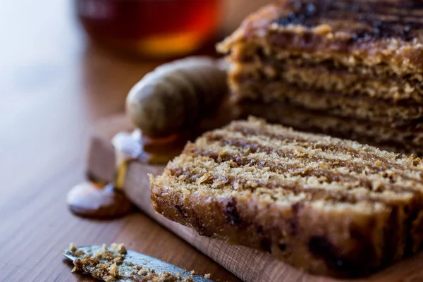 Tatlım kek ceviz ve karamel krem. 